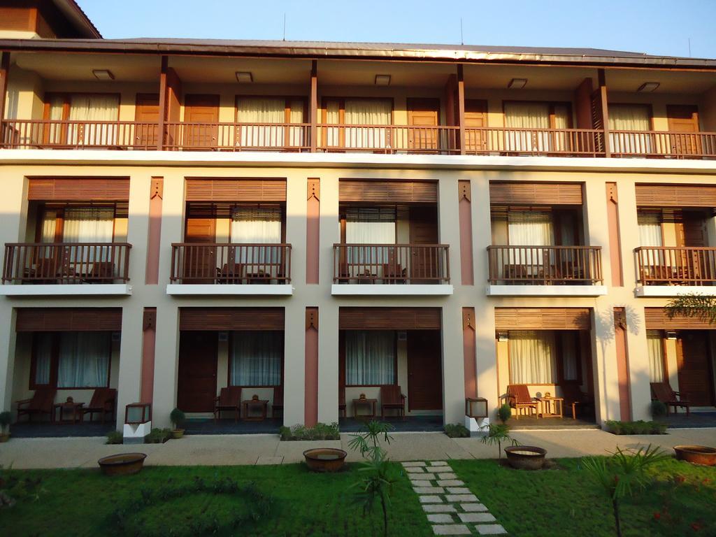 Paradise Hotel Nyaung Shwe Inle Lake Exterior foto