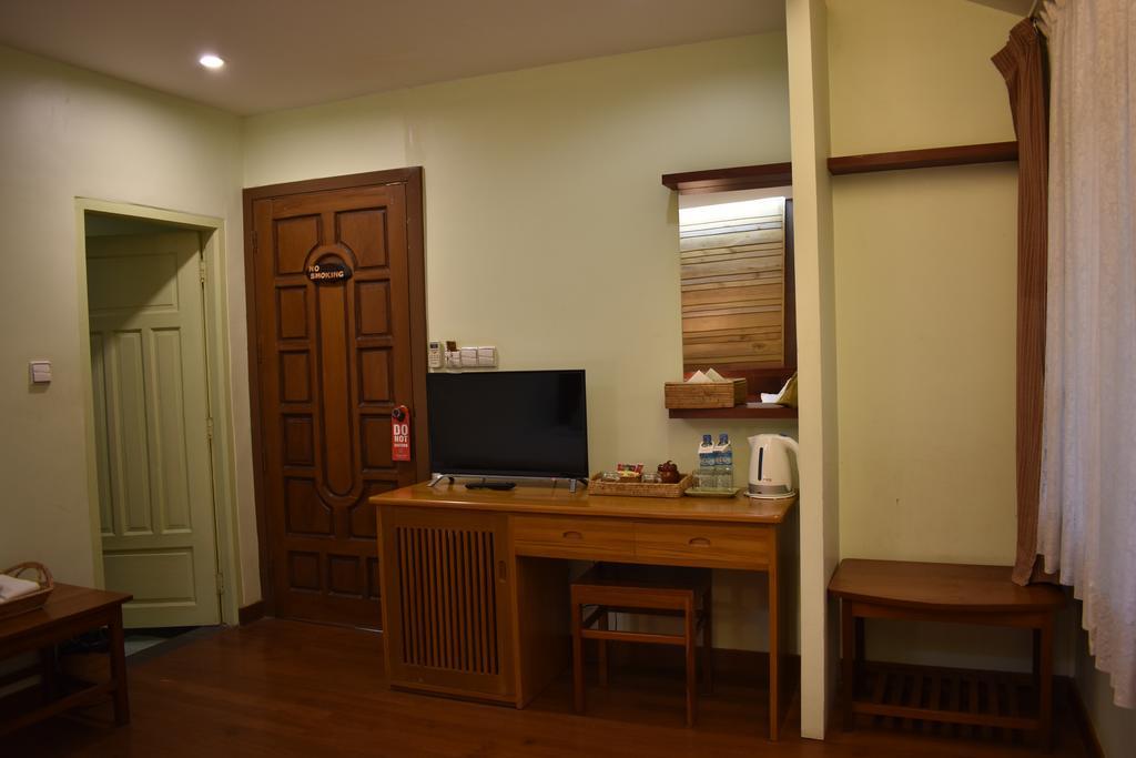 Paradise Hotel Nyaung Shwe Inle Lake Exterior foto