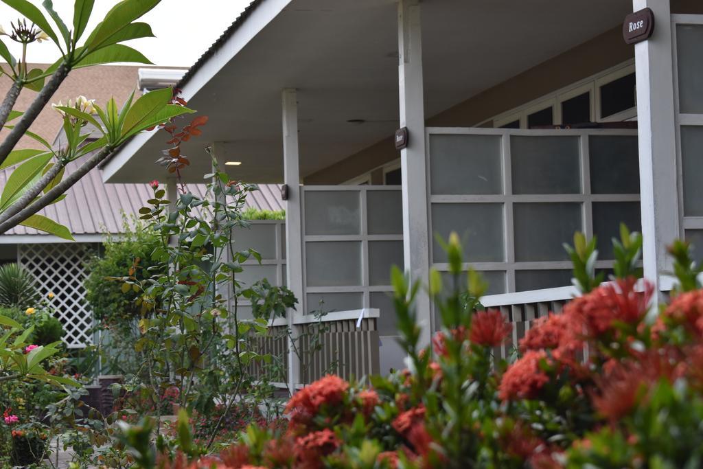 Paradise Hotel Nyaung Shwe Inle Lake Exterior foto